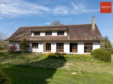 Grande maison de famille avec 5 chambres dont 3 suites sur un beau terrain de 5500 m2