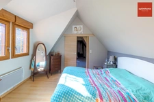 Magnifique Longère entièrement rénovée sur 154 m2 avec ses 4 chambres dans une voie sans issue donc au grand calme