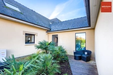 Magnifique maison contemporaine de 300 m² avec piscine intérieure