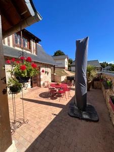 Magnifique proriété et sa maison d'amis entièrement rénovées avec des matériaux anciens En plein coeur de la Normandie et à 30 minutes des plage !