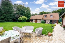 Superbe propriété Normande avec ses maisons à colombages et ses prestations de qualité sur 5000 m2 