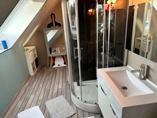 Magnifique maison contemporaine de 300 m² avec piscine intérieure