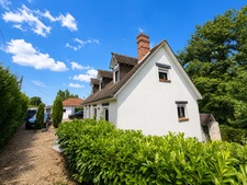 Propriété de rapport composé de 5 appartements meublés – Rentabilité immédiate – Bernay