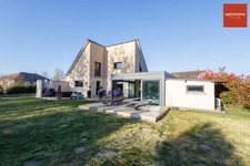 Magnifique maison contemporaine de 300 m² avec piscine intérieure