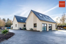 Magnifique maison contemporaine de 300 m² avec piscine intérieure