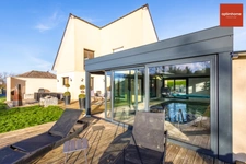 Magnifique maison contemporaine de 300 m² avec piscine intérieure