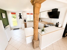 EXCLUSIVITÉ – Longère normande rénovée de 166 m² avec dépendance et terrain arboré – Proche Bernay