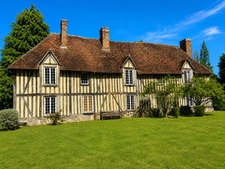 Magnifique Manoir du 17e siècle et ses dépendances au coeur de la Normandie
