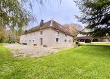 Domaine Historique et Charme Authentique sur plus de 11 000 m²