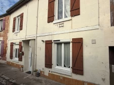 MAISON DE VILLAGE 2 CHAMBRES ET DEPENDANCES