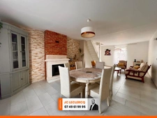 MAISON DE VILLAGE 5 PIECES ENTIEREMENT RENOVEE