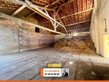 ANCIEN CORPS DE FERME AU POTENTIEL ENORME
