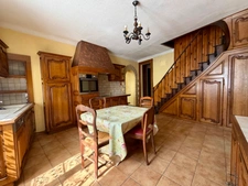 MAISON DE VILLAGE 3 CHAMBRES AVEC GRANGE 
