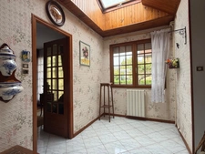 MAISON 2 CHAMBRES AVEC DOUBLE GARAGE ET JARDIN