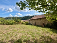 MAISON DE VILLAGE 3 CHAMBRES AVEC GRANGE 