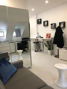 Studio à Vendre 21m2 (17m2 Carrez) - Paris 17ème - Plaine Monceau - Immeuble Haussmannien