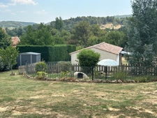RIANS (83560) – Maison de plain-pied de 120 m² avec T1 indépendant sur terrain de 4 000 m² piscinable