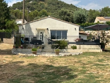 RIANS (83560) – Maison de plain-pied de 120 m² avec T1 indépendant sur terrain de 4 000 m² piscinable