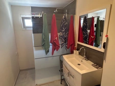 RIANS (83560) – Maison de plain-pied de 120 m² avec T1 indépendant sur terrain de 4 000 m² piscinable