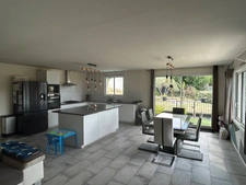 RIANS (83560) – Maison de plain-pied de 120 m² avec T1 indépendant sur terrain de 4 000 m² piscinable