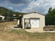 RIANS (83560) – Maison de plain-pied de 120 m² avec T1 indépendant sur terrain de 4 000 m² piscinable