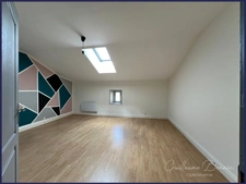 Maison à vendre / Longère 7 pièces en pierre rénovée - 230m² + dépendances - porche d'entrée - cour et jardin à Maillé (35mn de Poitiers)