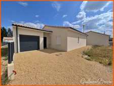 Maison à vendre 5 pièces, 4 chambres, suite parentale, garage, cour - DPE A et prestations modernes à POITIERS (86000).