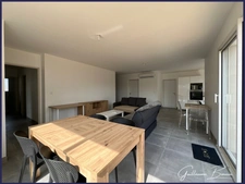 Maison à vendre 5 pièces, 4 chambres, suite parentale, garage, cour - DPE A et prestations modernes à POITIERS (86000).
