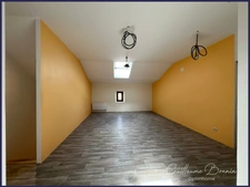 Maison à vendre / Longère 7 pièces en pierre rénovée - 230m² + dépendances - porche d'entrée - cour et jardin à Maillé (35mn de Poitiers)