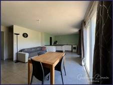 À vendre 🏡 Maison récente 4 pièces de plain-pied 3 chambres à Verrières (86410) 📍 À moins de 30 min de Poitiers.