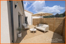 Maison à vendre 5 pièces, 4 chambres, suite parentale, garage, cour - DPE A et prestations modernes à POITIERS (86000).