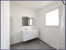 À vendre 🏡 Maison récente 4 pièces de plain-pied 3 chambres à Verrières (86410) 📍 À moins de 30 min de Poitiers.