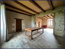 Maison à vendre / Longère 7 pièces en pierre rénovée - 230m² + dépendances - porche d'entrée - cour et jardin à Maillé (35mn de Poitiers)