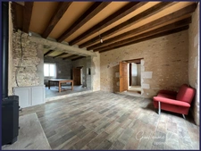 Maison à vendre / Longère 7 pièces en pierre rénovée - 230m² + dépendances - porche d'entrée - cour et jardin à Maillé (35mn de Poitiers)