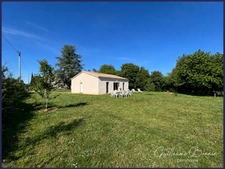 À vendre 🏡 Maison récente 4 pièces de plain-pied 3 chambres à Verrières (86410) 📍 À moins de 30 min de Poitiers.