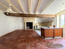 CHALONNES-SOUS-LE-LUDE – PROPRIÉTÉ DE CHARME AVEC DEUX HABITATIONS, GRANGE ET PARC ARBORÉ