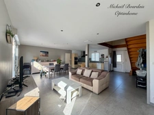 EXCLUSIVITÉ – LE LUDE – Maison familiale 4 chambres – Vie de plain-pied – 3 garages – Secteur recherché