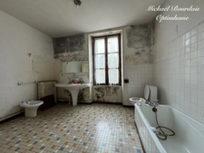 Belle Maison de Maître à restaurer au cœur de Mansigné 6 chambres, 200 m² habitables + dépendances