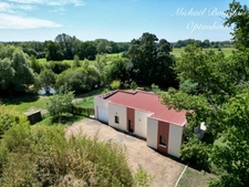 Maison contemporaine avec plus de 2 hectares de terrain clos et arboré – secteur La Flèche