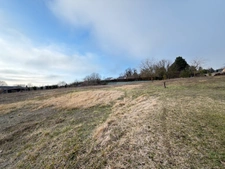 Terrain de plus de 7 200 m² avec près de 4 800 m² exploitables – Rare sur le secteur !