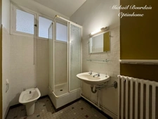 Belle Maison de Maître à restaurer au cœur de Mansigné 6 chambres, 200 m² habitables + dépendances