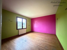 Maison sur sous-sol – 2 chambres – Environnement calme – 1000 m2 de Terrain clos