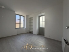 Appartement T4 entièrement rénové – 3 chambres – double accès – Le Lude centre