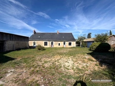 CHALONNES-SOUS-LE-LUDE – PROPRIÉTÉ DE CHARME AVEC DEUX HABITATIONS, GRANGE ET PARC ARBORÉ