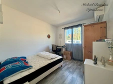 OIZÉ – Maison familiale de 2005 – 5 chambres – Vie de plain-pied – DPE 