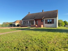 Maison sur sous-sol – 2 chambres – Environnement calme – 1000 m2 de Terrain clos