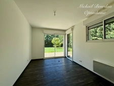 Maison contemporaine avec plus de 2 hectares de terrain clos et arboré – secteur La Flèche
