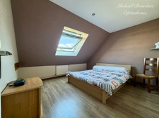 EXCLUSIVITÉ – LE LUDE – Maison familiale 4 chambres – Vie de plain-pied – 3 garages – Secteur recherché