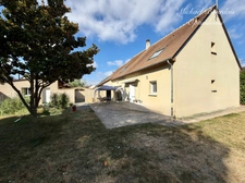 EXCLUSIVITÉ – LE LUDE – Maison familiale 4 chambres – Vie de plain-pied – 3 garages – Secteur recherché