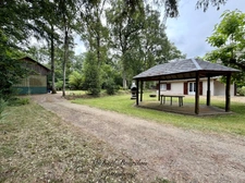 Terrain de loisirs de 4 900 m² avec hangar et espace habitable